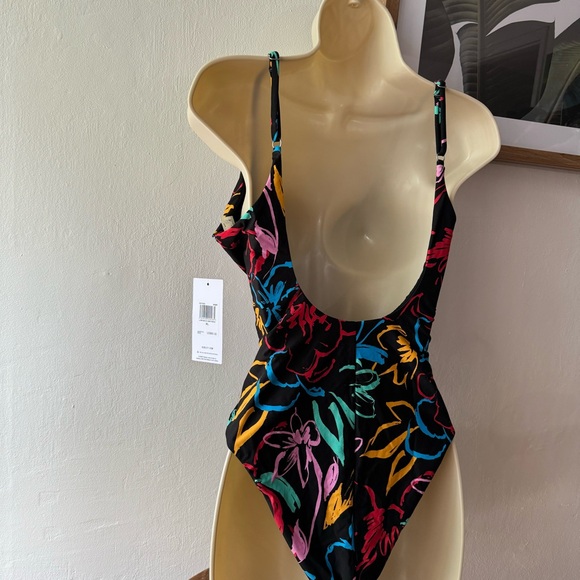 Hurley Low Back One Piece NWT - Picture 5 of 7